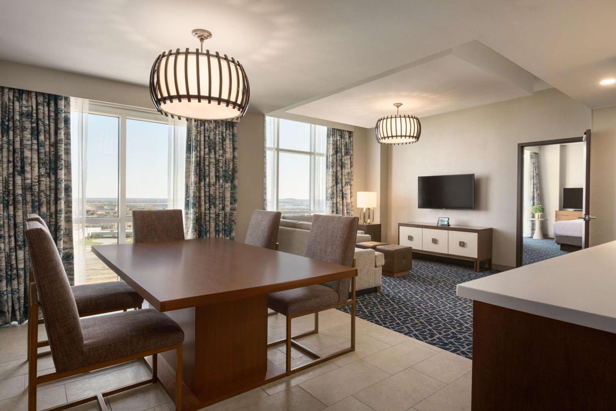 Embassy Suites By Hilton Denton Convention Center Εξωτερικό φωτογραφία