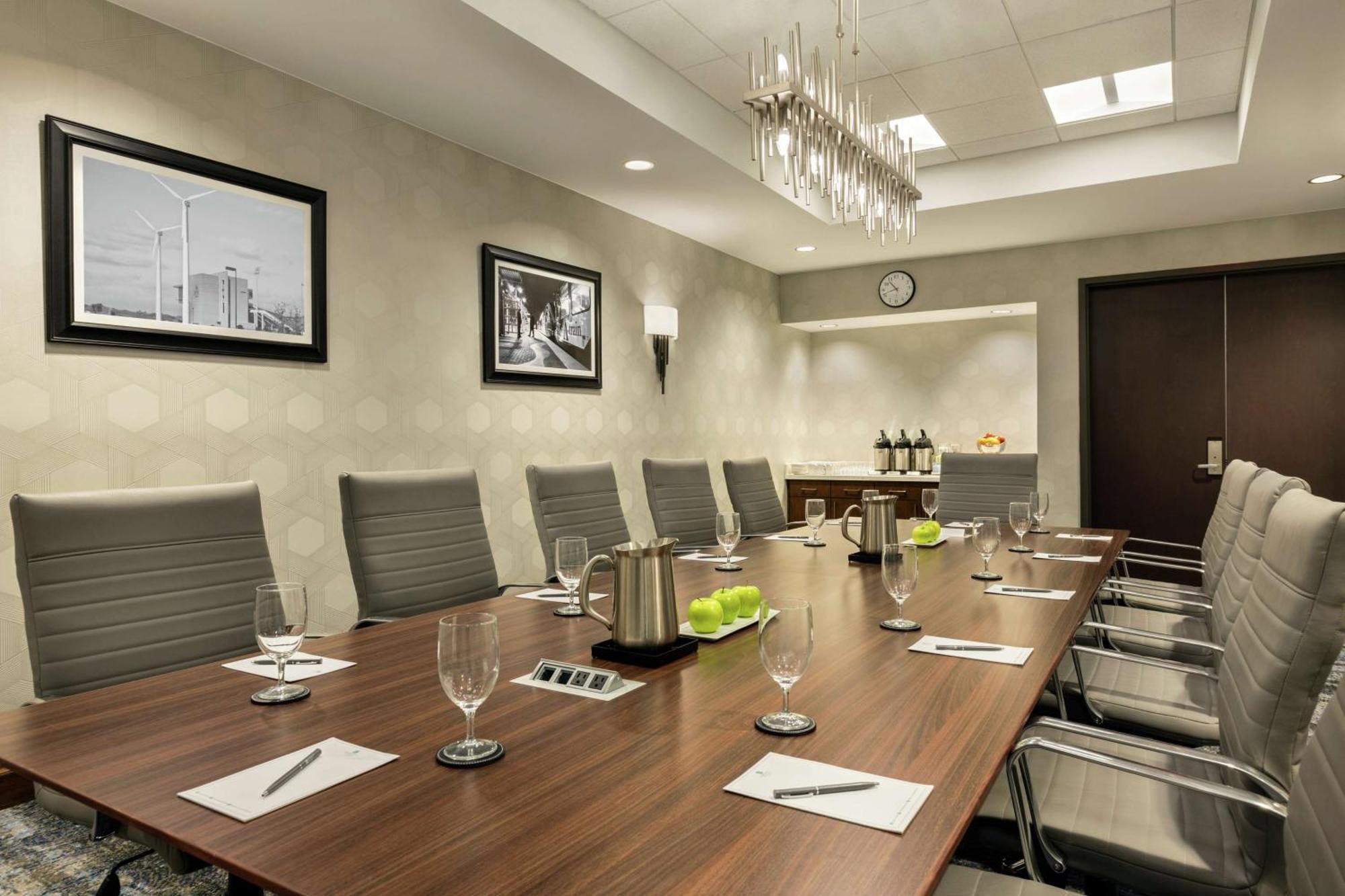 Embassy Suites By Hilton Denton Convention Center Εξωτερικό φωτογραφία