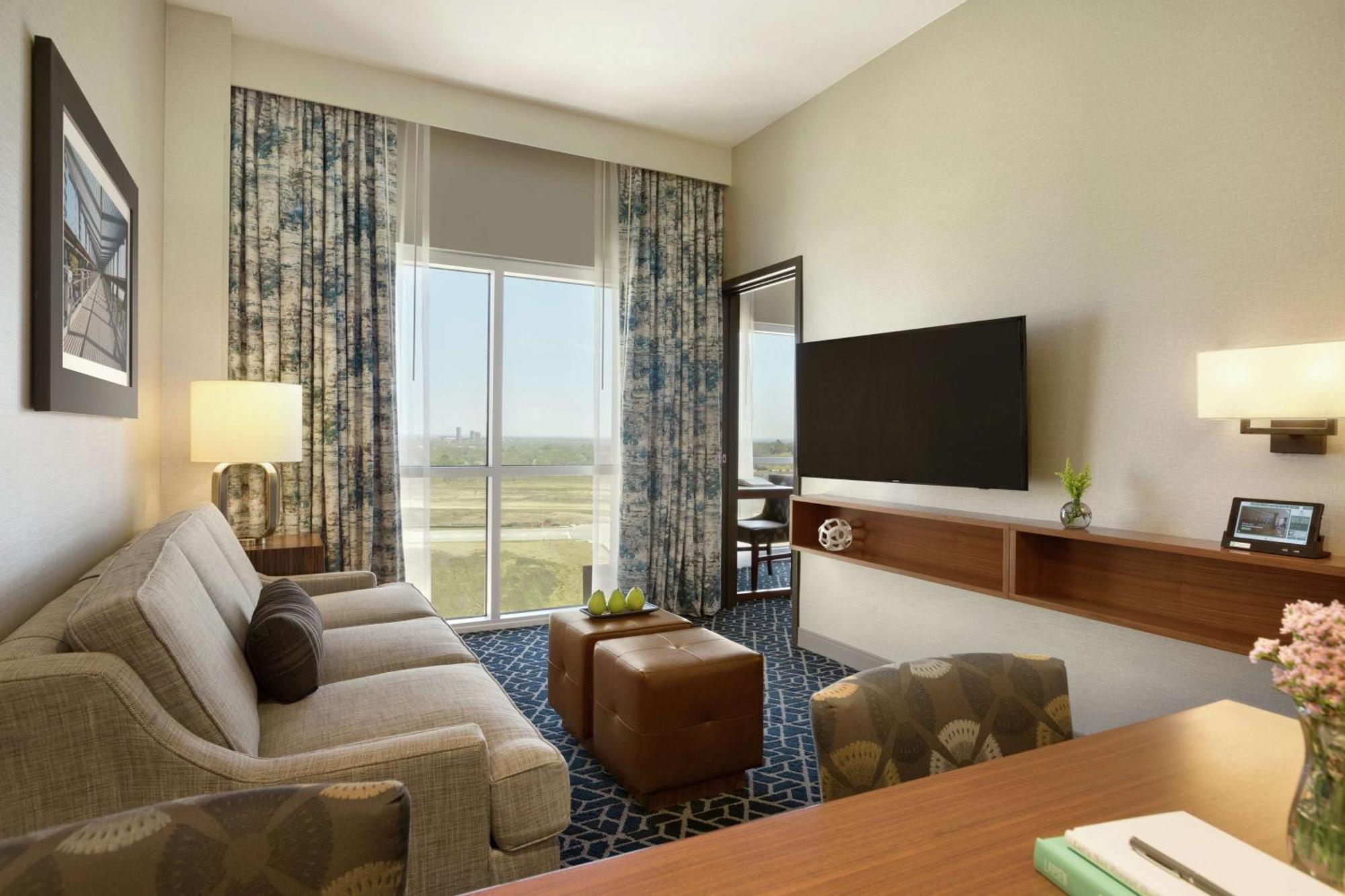 Embassy Suites By Hilton Denton Convention Center Εξωτερικό φωτογραφία