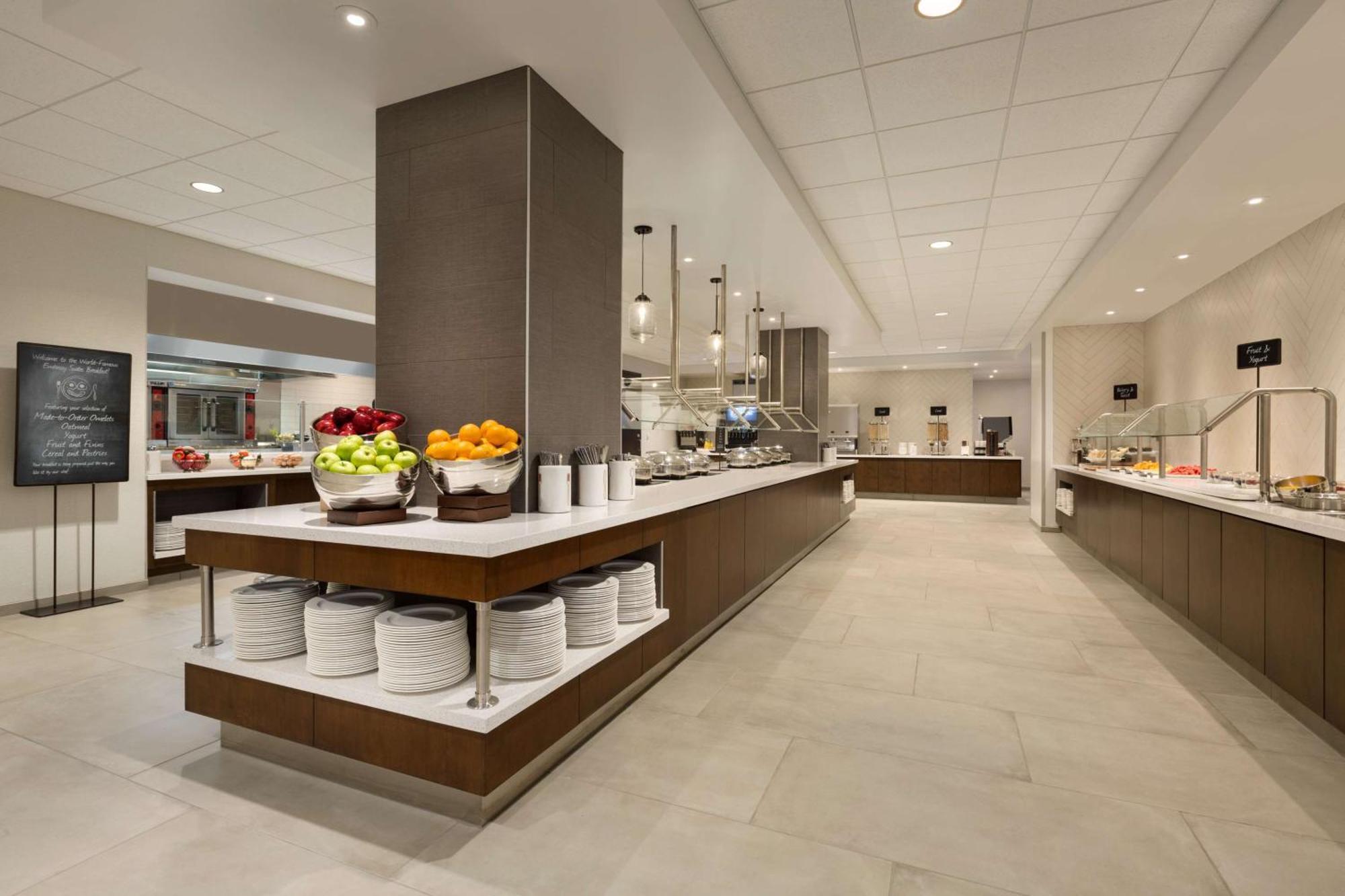 Embassy Suites By Hilton Denton Convention Center Εξωτερικό φωτογραφία