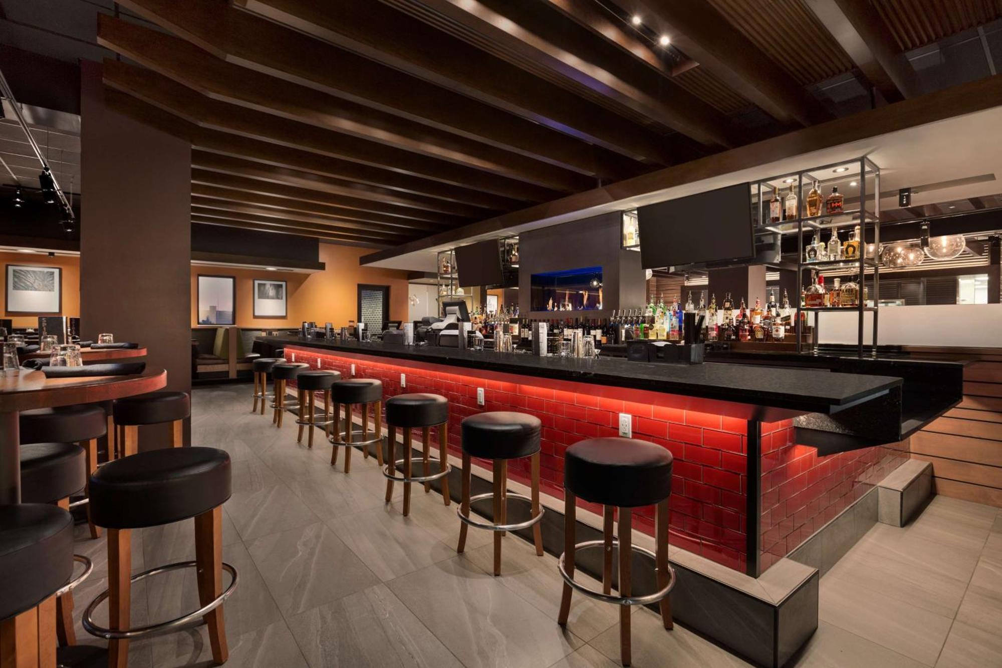 Embassy Suites By Hilton Denton Convention Center Εξωτερικό φωτογραφία