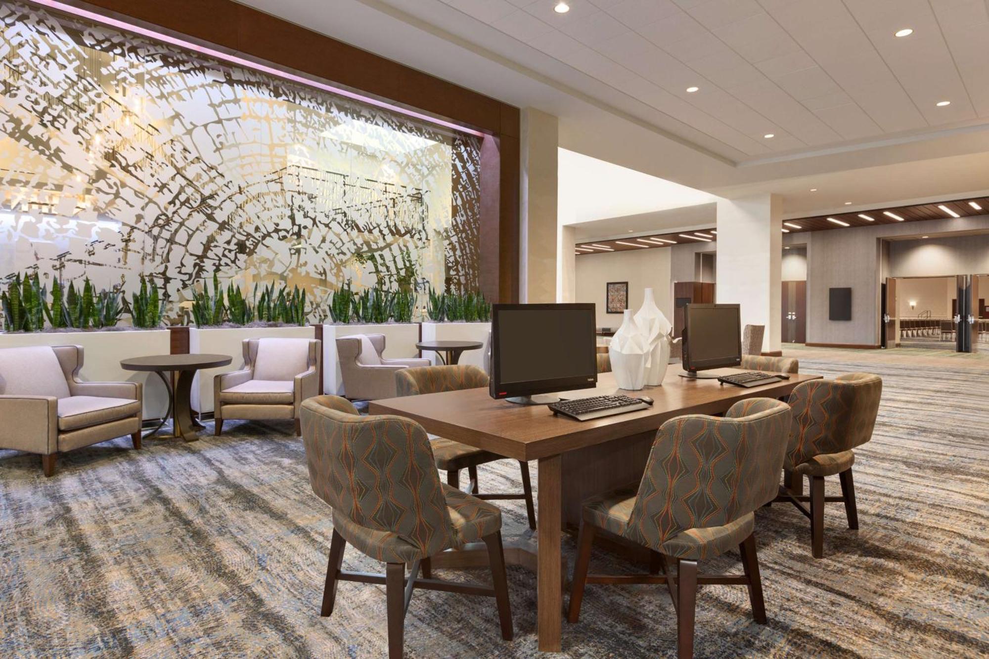 Embassy Suites By Hilton Denton Convention Center Εξωτερικό φωτογραφία
