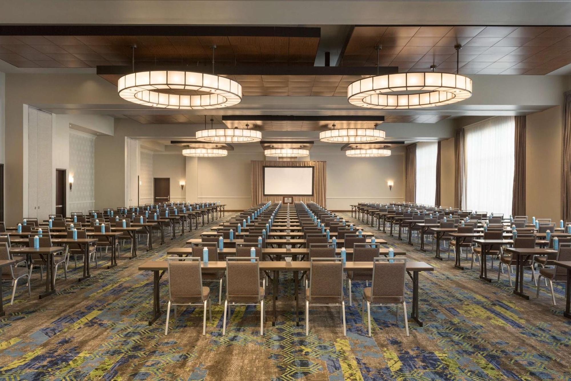 Embassy Suites By Hilton Denton Convention Center Εξωτερικό φωτογραφία