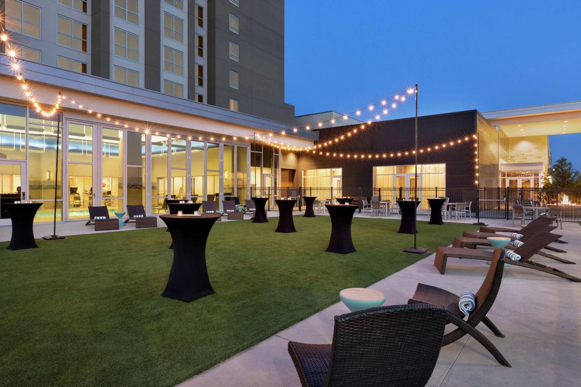 Embassy Suites By Hilton Denton Convention Center Εξωτερικό φωτογραφία
