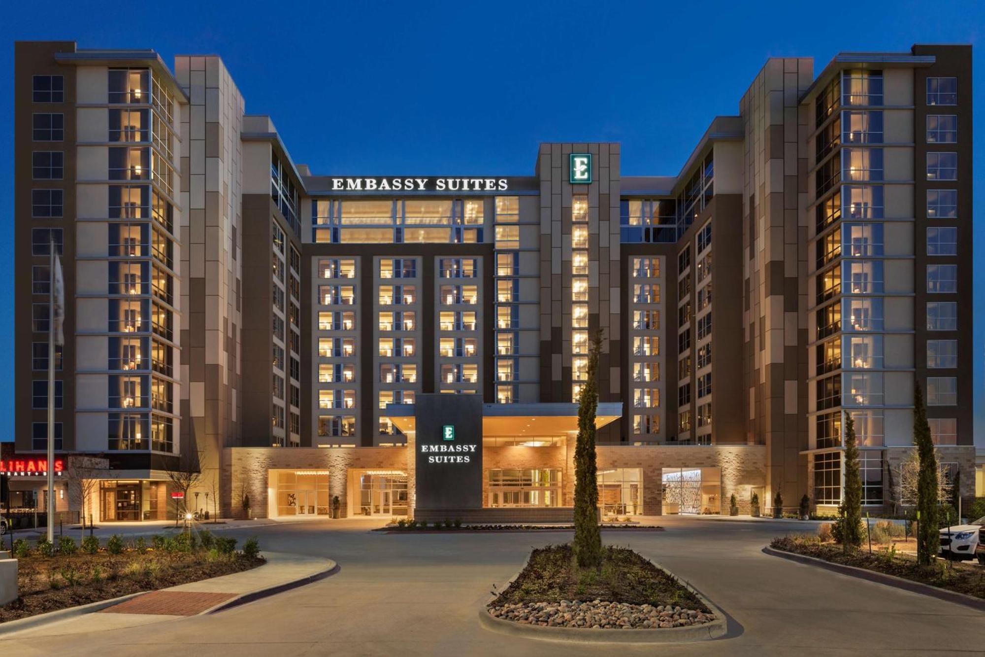 Embassy Suites By Hilton Denton Convention Center Εξωτερικό φωτογραφία