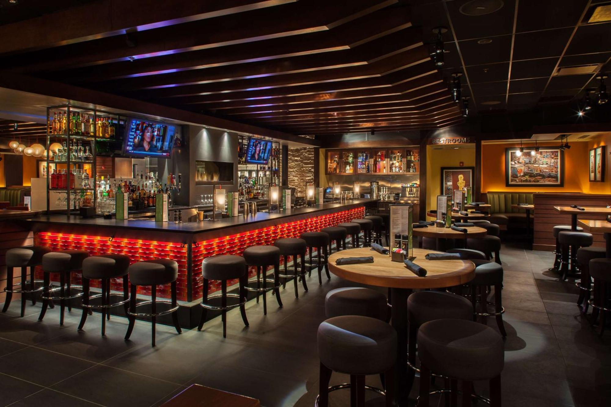 Embassy Suites By Hilton Denton Convention Center Εξωτερικό φωτογραφία